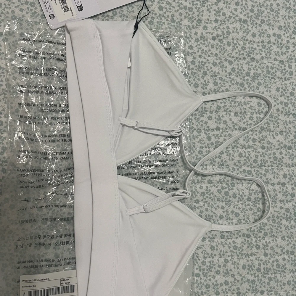Alo Yoga Slendor Bra - Large brand new